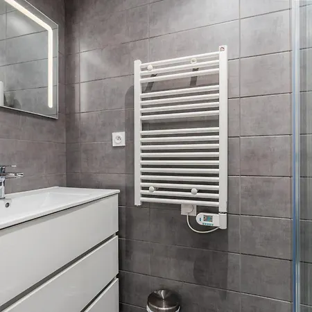 דירה Moneghetti *