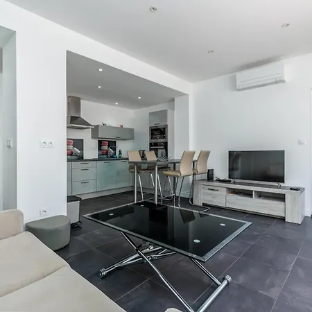 Moneghetti Apartment